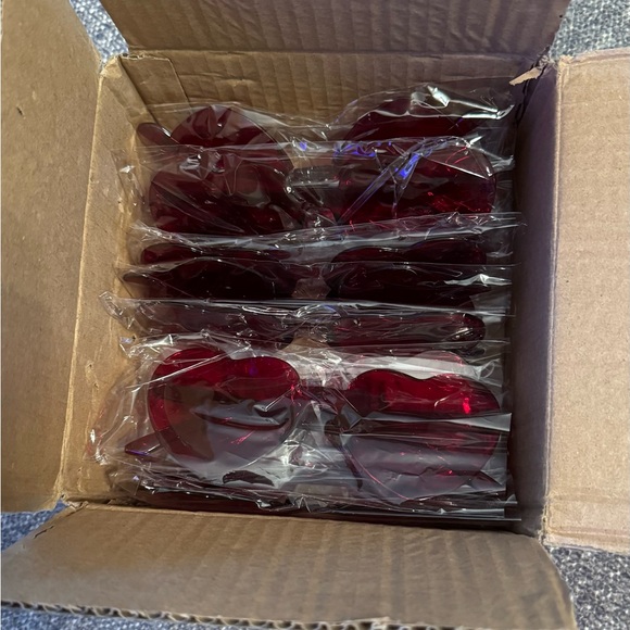 Heart-Shaped Red Sunglasses (12) - Picture 5 of 5